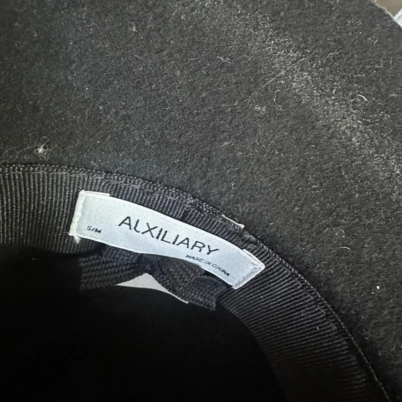 Auxiliary Black Hat - Picture 4 of 4